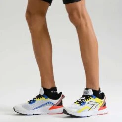 Diadora Men's Mythos Blushield Volo 3 Running Shoe- White/Black/Yellow Fluo - Regular (D) -Fashion Shoes Shop 101.179090 C0008 CV